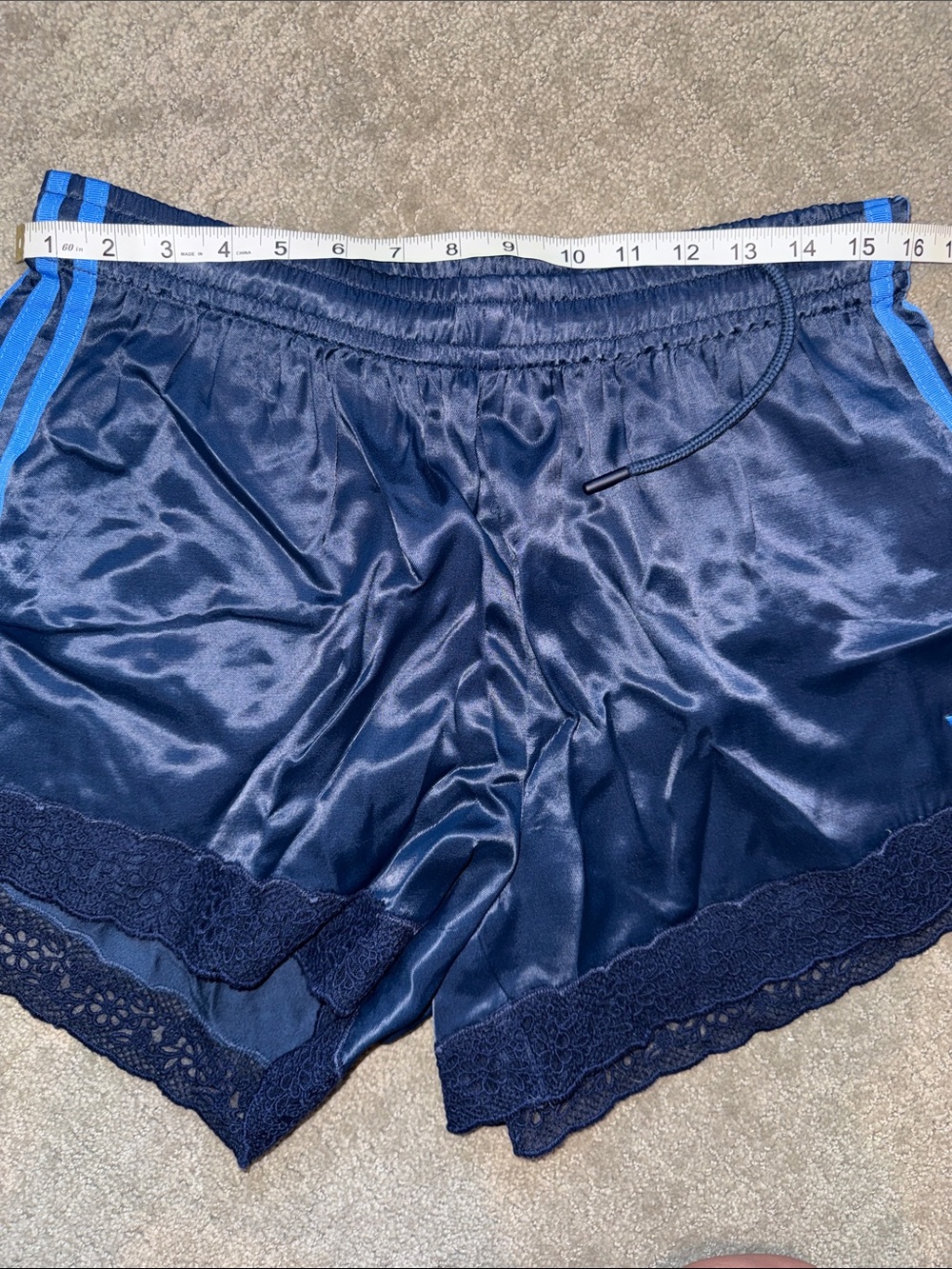 NWT adidas Originals × ASOS lace hem shorts in pale blue satin - Picture 6 of 13